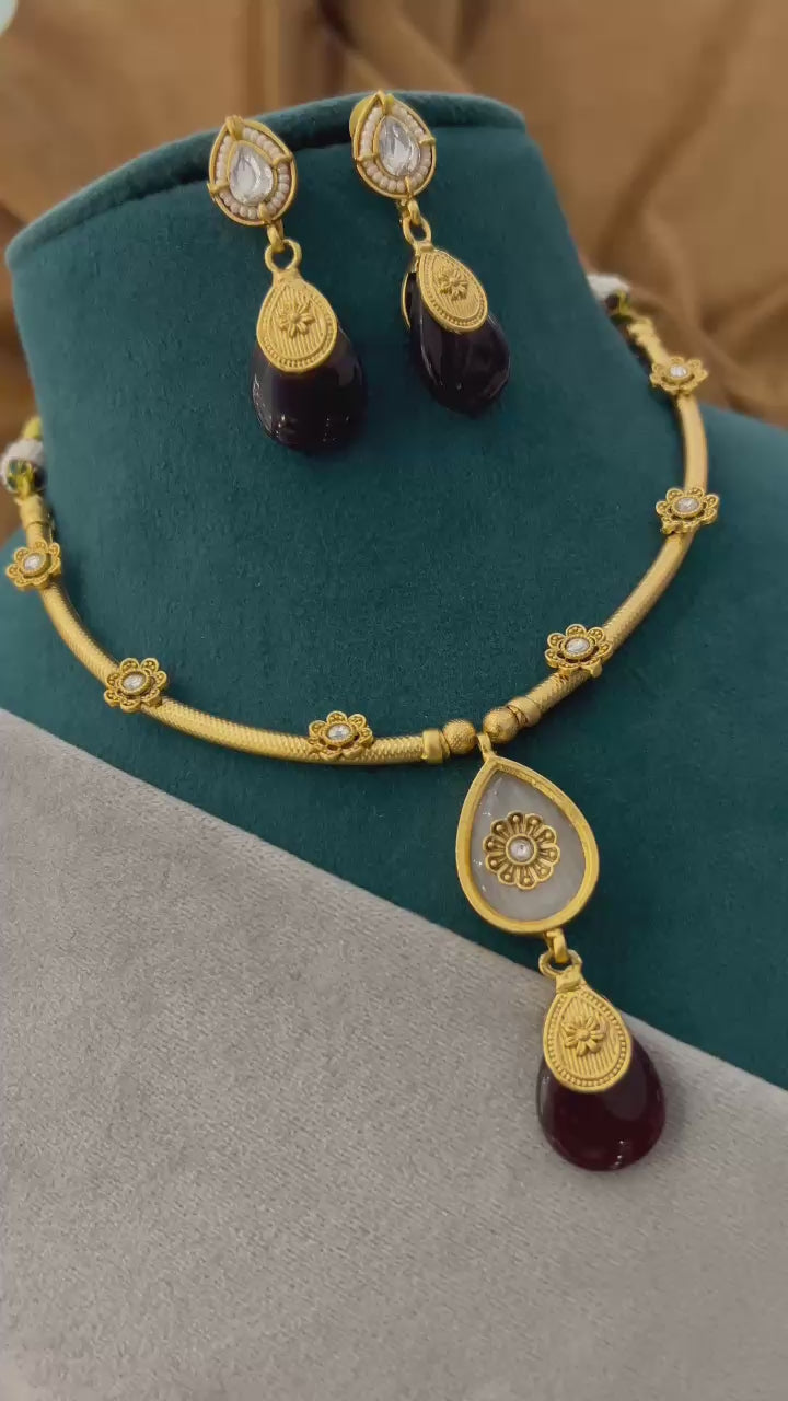 Elegant Matte Gold Drop Pendant Necklace Set with Black Stone Beads